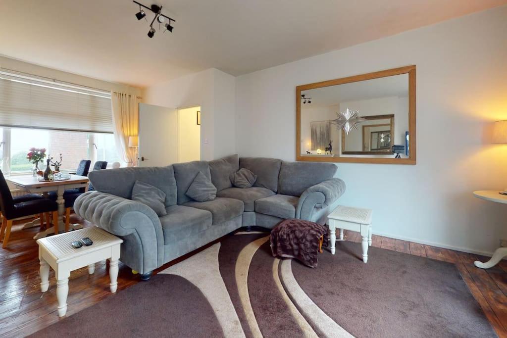 Spacious One Bedroom Flat West Hoathley Esterno foto